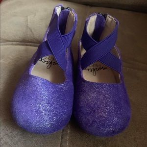 Size 12/18m monkey feet 5.25inches